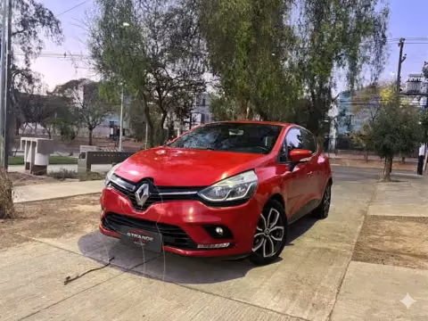 Renault Clio 1.2 usado (2019) color Rojo precio $7.390.000