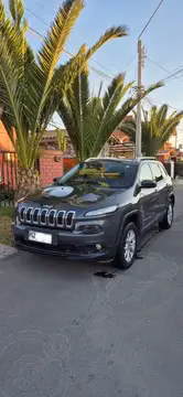 Jeep Cherokee 2.4L Longitude 4x4 usado (2015) color Gris precio $11.800.000