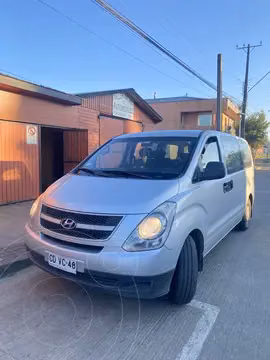 Hyundai H-1 Minibus GL 2.5 Diesel 12P usado (2010) color Plata precio $9.000.000