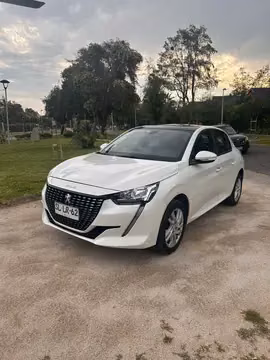 Peugeot 208 1.2L Active Pack PureTech 75HP usado (2023) color Blanco precio $10.750.000