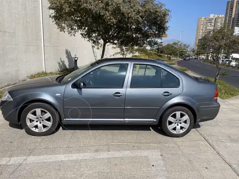 Volkswagen Bora  2.0L Trendline usado (2010) color Gris precio $6.000.000