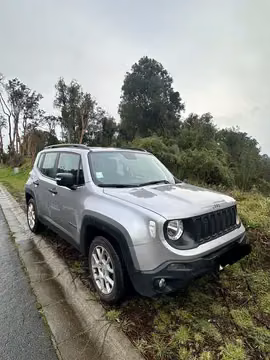 Jeep Renegade 1.8L Sport LX Aut usado (2021) color Gris precio $13.500.000