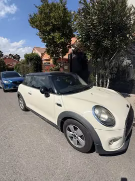 MINI Cooper 1.5L Classic 3P usado (2017) color Blanco precio $12.500.000