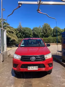 Toyota Hilux 2.4L DX CD 4x2 usado (2018) color Rojo precio $13.000.000