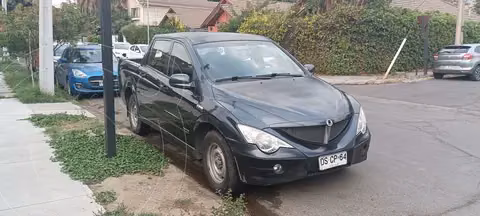 SsangYong Actyon Sports 2.0L 4x2 Semi Full usado (2012) color Negro precio $5.500.000