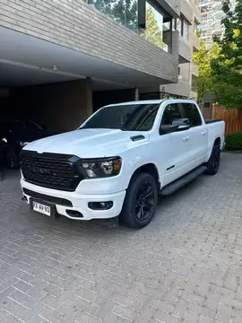 RAM 1500  Big Horn usado (2022) color Blanco precio $34.500.000