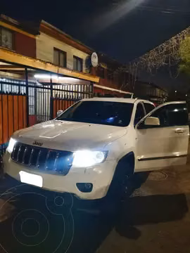 Jeep Grand Cherokee Laredo 3.6L 4x2 usado (2013) color Blanco precio $9.500.000