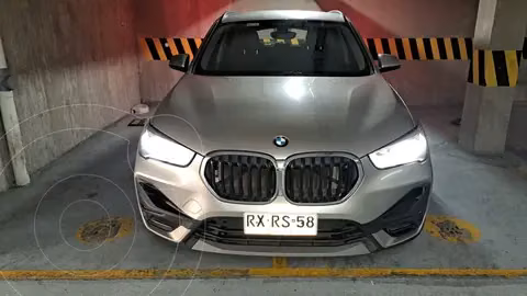 BMW X1 sDrive20i Dynamic Aut usado (2022) color Plata precio $25.000.000