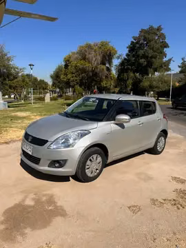 Suzuki Swift 1.2 GL AC usado (2015) color Plata precio $7.100.000