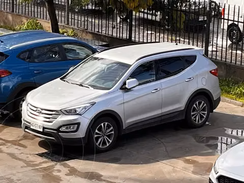 Hyundai Santa Fe 2.4 GLS 4x4 Aut usado (2016) color Plata precio $13.800.000