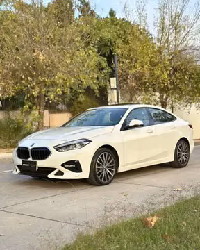 BMW Serie 2 Gran Coupe 220d Sport usado (2022) color Blanco precio $26.490.000