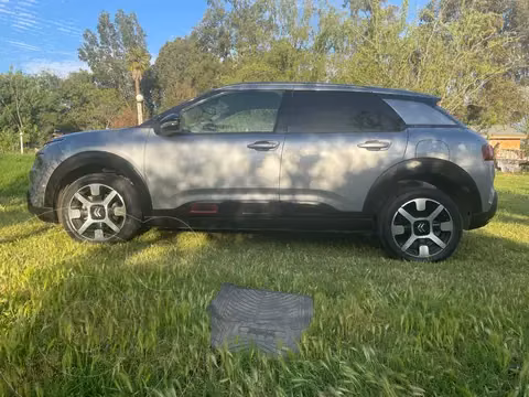 Citroen C4 Cactus 1.5L BlueHDi 120 S&S Shine Aut usado (2020) color Gris precio $9.500.000