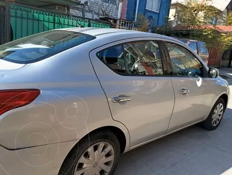 Nissan Versa 1.6L Sense usado (2014) color Plata precio $4.500.000