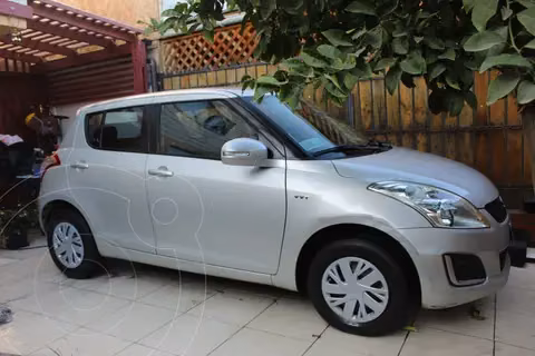 Suzuki Swift 1.2L GL Ac usado (2019) color Plata precio $8.500.000