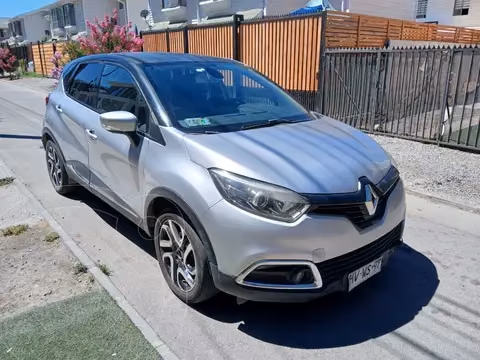Renault Captur Dynamique usado (2014) color Gris precio $5.000.000
