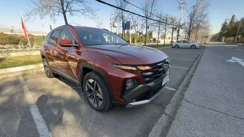 Hyundai Tucson  2.0L Plus Aut usado (2025) color Rojo precio $24.980.000