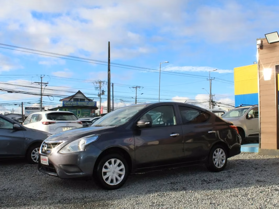 Nissan VERSA SENSE 1.6 2020 usado precio $7.990.000
