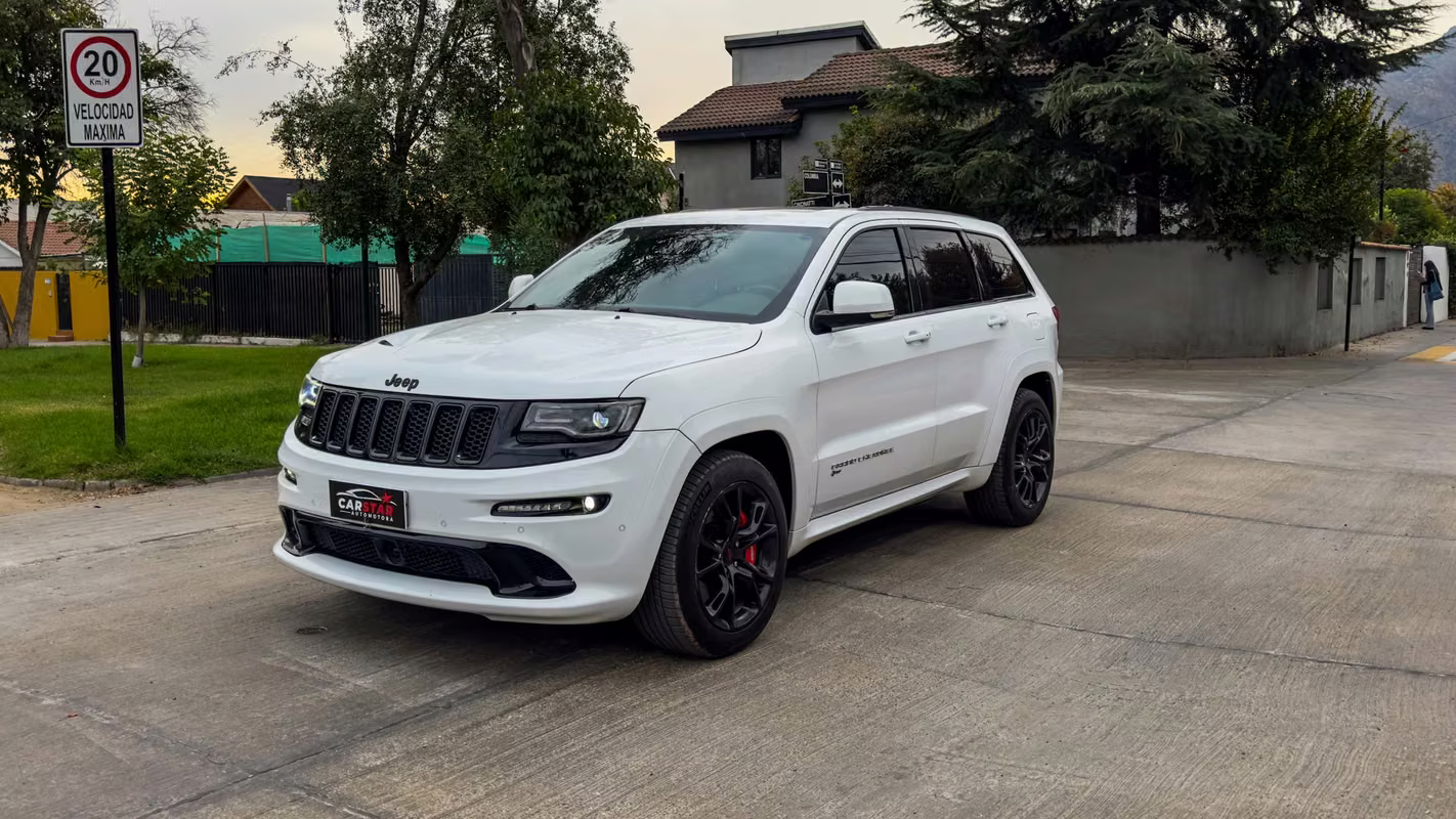 Jeep Grand Cherokee SRT 2017 usado precio $34.980.000
