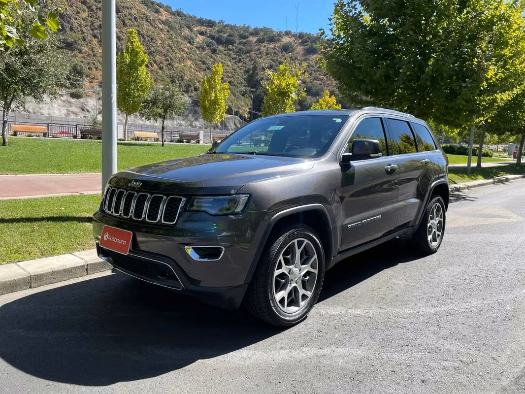 Jeep Grand Cherokee 2021 usado precio $23.990.000