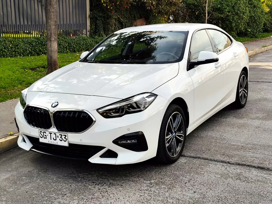 BMW 218i 2023 usado precio $25.490.000