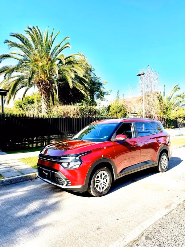 Kia Carens 2023 usado precio $15.900.000